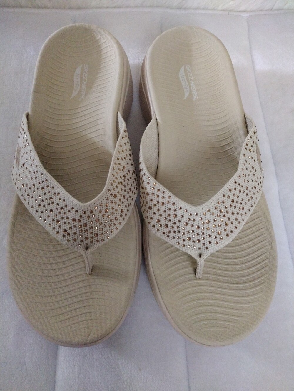 Skechers Women’s Light Beige Glitter Thong Sandals